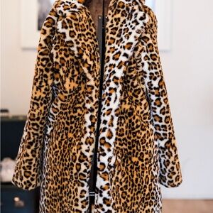 Elegant Leopard Print Teddy Jacket